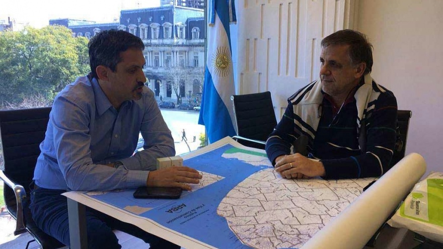 Un GPS para Juan Pablo Becerra: Por error, mandó al proveedor de limpieza a casas particulares