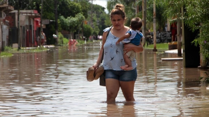 Inundaciones: La foto de la falta de inversión y la ayuda de los argentinos con las donaciones