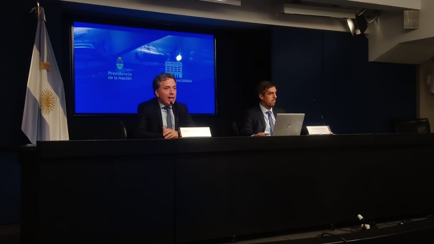 Dujovne celebró el cumplimiento de las metas del FMI, dejando de lado las de los argentinos