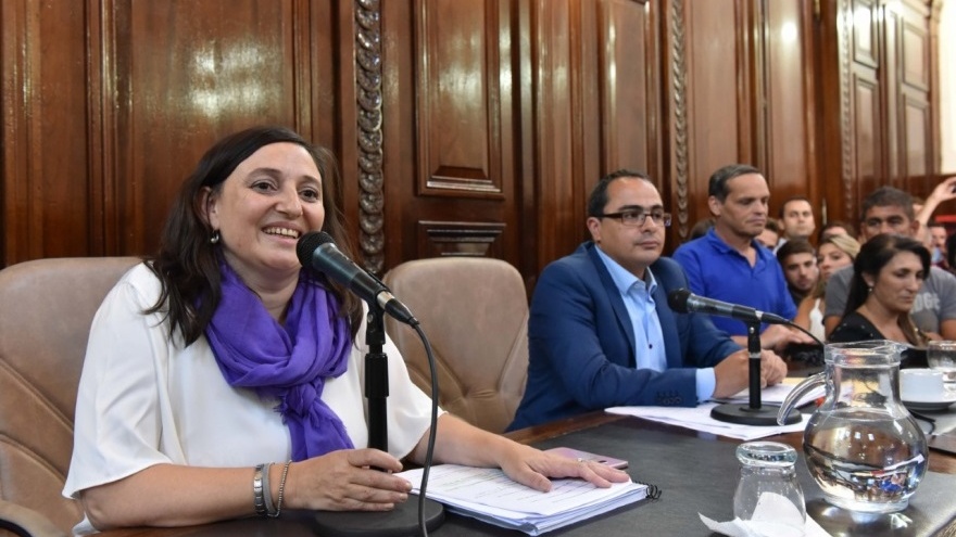 Tolosa Paz acordó con Garro y, con su ausencia, Ileana Cid asumió la presidencia del Concejo