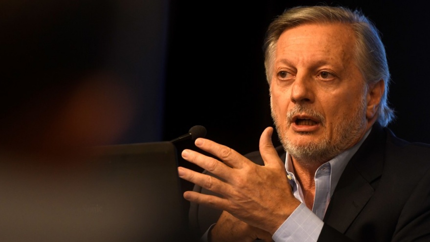 Aranguren no quiere que haya servicio energético para los pobres y salieron a destruirlo