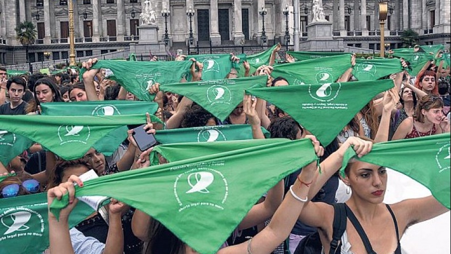 Se presentará un nuevo proyecto para despenalizar el aborto y habrá un “pañuelazo” frente al Congreso