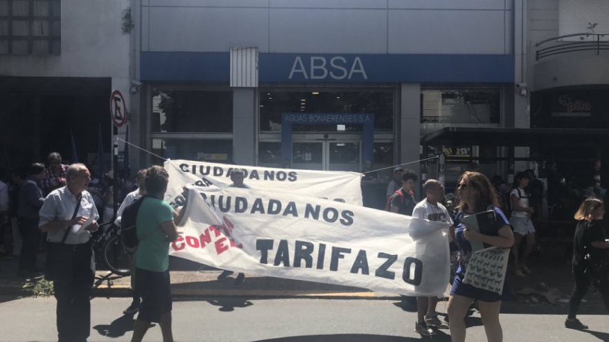 Manifestación contra el tarifazo en ABSA: “Queremos que le gente tome consciencia de esta estafa”