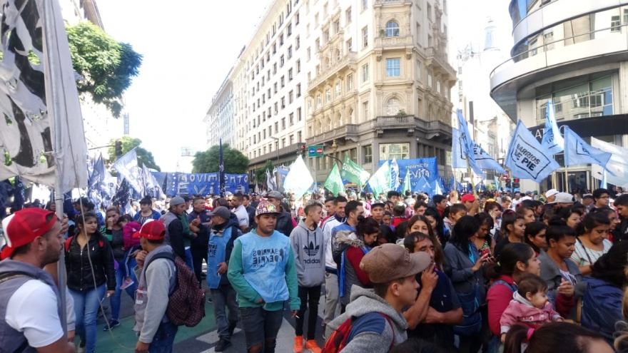 Los bolsillos están ahogados por los tarifazos y marchan al ENRE: “Son irracionales”