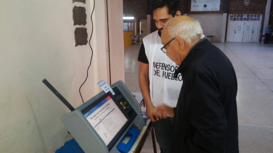 Fracasó la Boleta Única Electrónica en Neuquén: Algunos votaron dos veces