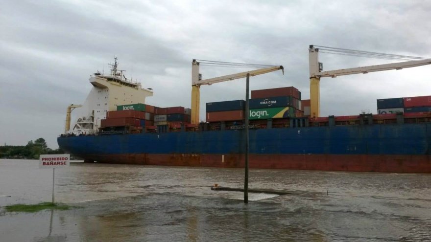 Puesta en escena: El buque Rita llegó al Puerto La Plata, pero los containers estaban vacíos