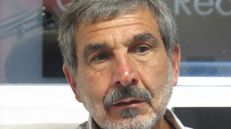 Roberto Salvarezza: “Lo que están haciendo Barañao y Macri con esto es expulsar científicos”