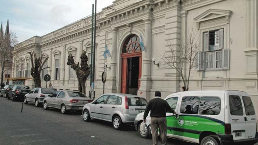 Grave denuncia: El ministerio de Salud creó un curso para pasarle plata a ñoquis del estado