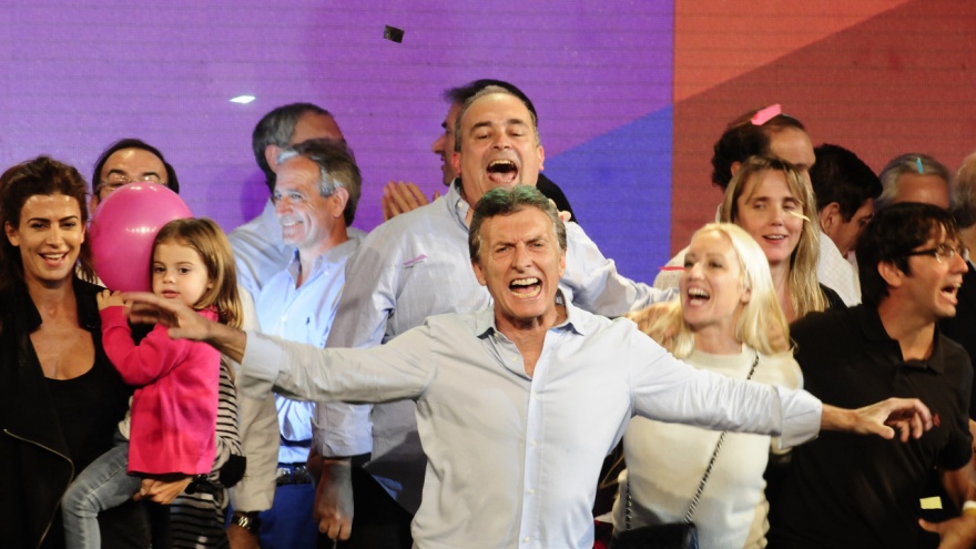 Hoy, Macri perdería en primera vuelta pero los indecisos le darían la victoria en un ballotage