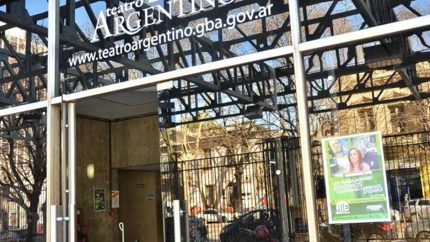 Por las protestas de los empleados, el Teatro Argentino gastará 4,5 millones en vigilancia privada