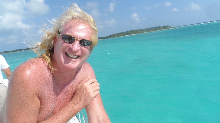 Desde Cancún, Gabriel Conde añoró su trabajo en Shampoo y habló de sus nuevos emprendimientos nocturnos