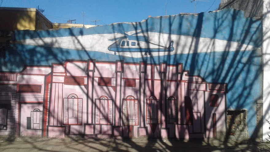 El fantasma del helicoptero: Pintan sugestivo mural en los pagos del macrista Jaime Méndez