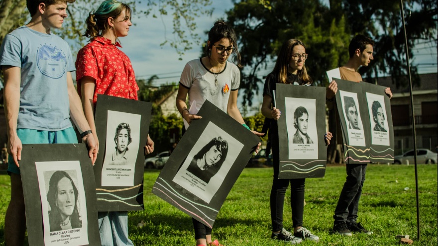 Un espejo solidario (a Francisco López Muntaner)