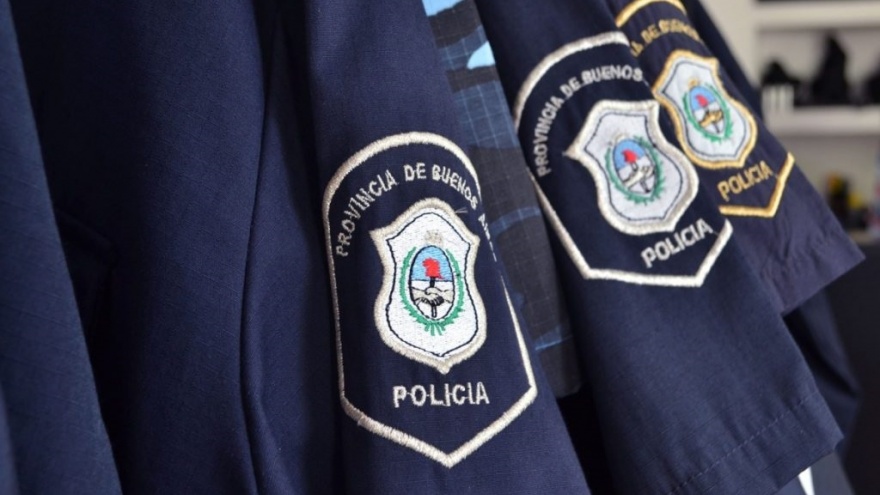 Policía fue suspendida por falsificar un documento público, pero afirma que es un error