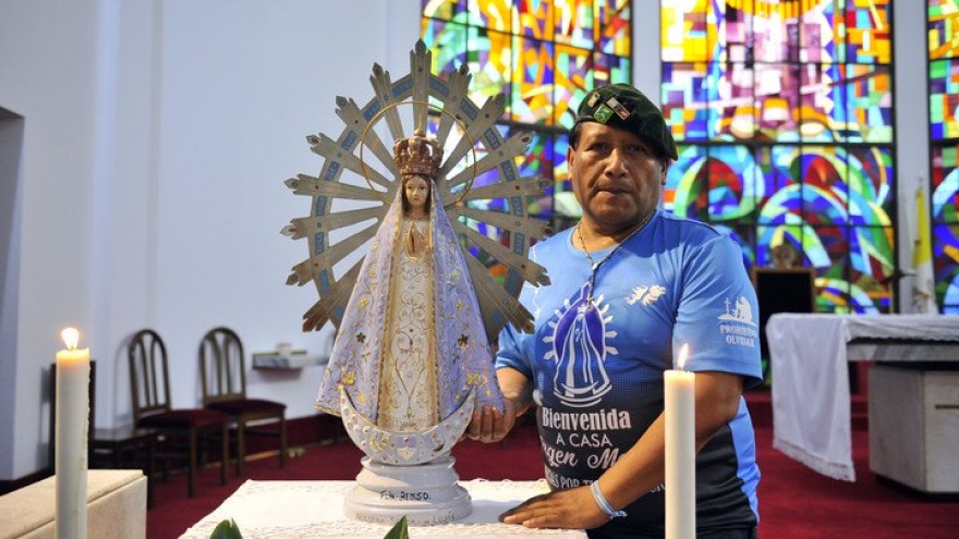 La Virgen de Malvinas vuelve a Argentina: “Estuvo cautiva, casi como un símbolo de nuestras islas"