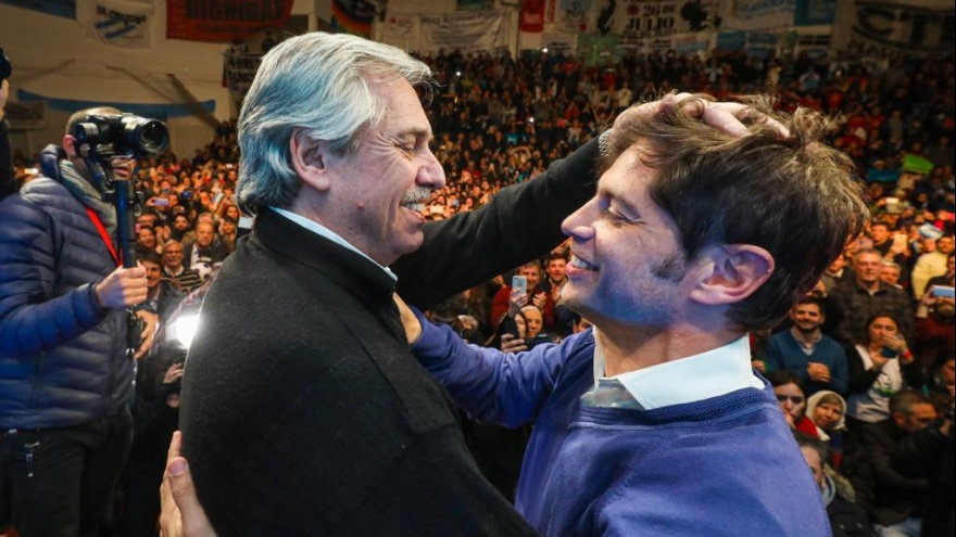 Juntos pero separados: Los frentes abiertos por Alberto y Axel 