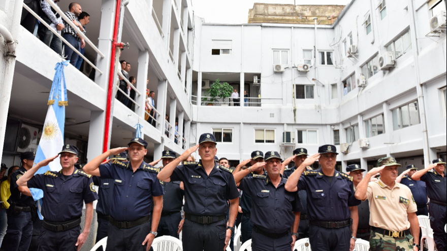 Un efectivo con antecedentes por apremios ilegales de la “maldita policía” controlará la Bonaerense