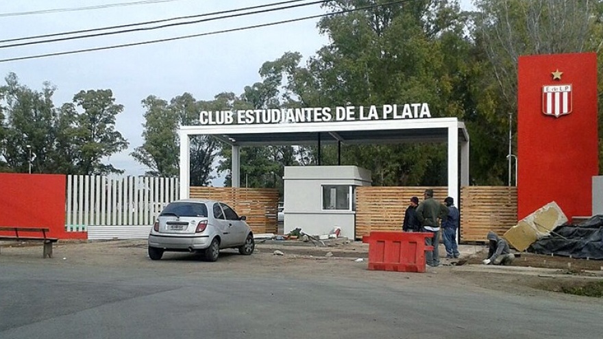 Estudiantes de La Plata: La nieta de Mangano denunció penalmente a un directivo
