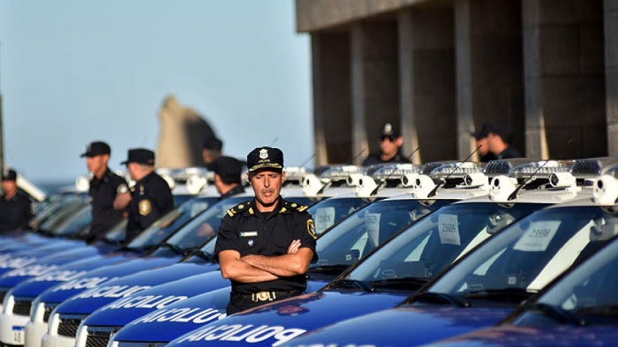 Malestar en la Policía Bonaerense por la disolución de áreas sensibles y el traspaso de la caja de retiro