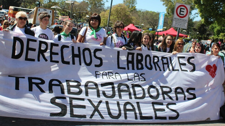 Trabajadoras sexuales le reclaman al gobierno que las consideren “parte de la economía popular”