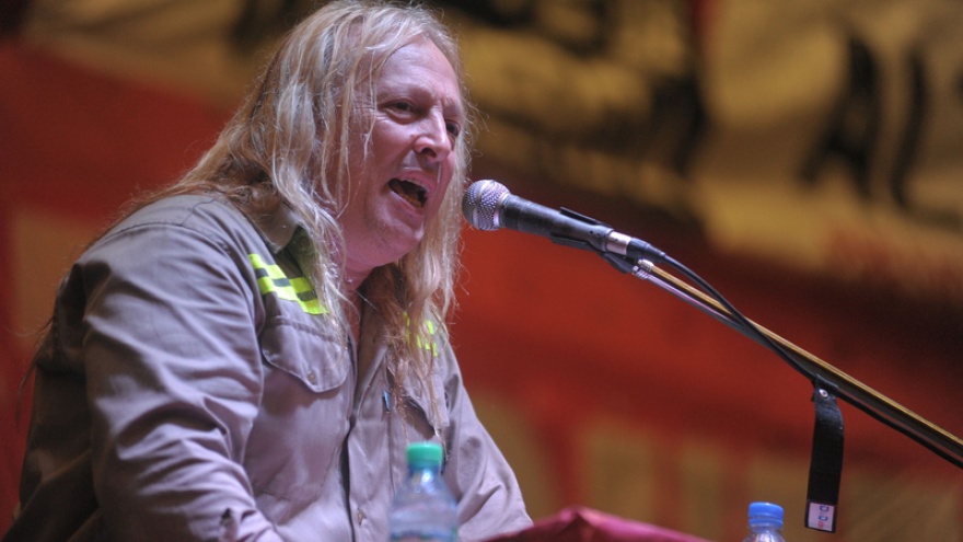 “Pollo” Sobrero: “Un 40 por ciento de la población trabaja en negro, si no sale, no come”