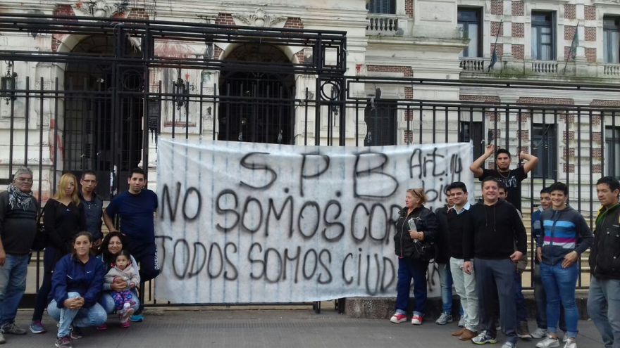SPB: 2.500 despedidos por Vidal siguen reclamando su reincorporación