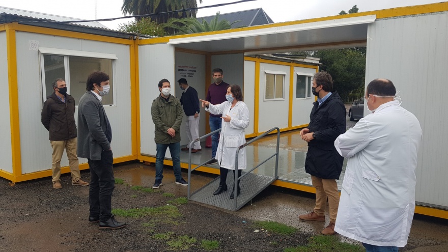 Luján: Denuncian que “disfrazaron” a una abogada de médica durante la visita del viceministro de Salud