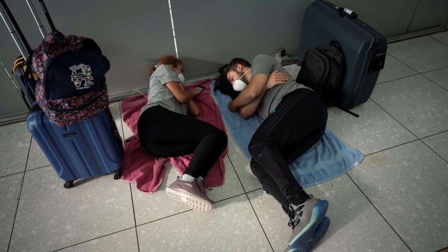 Argentinos varados en Indonesia: “Es tristísimo que te cierren las puertas de tu casa”