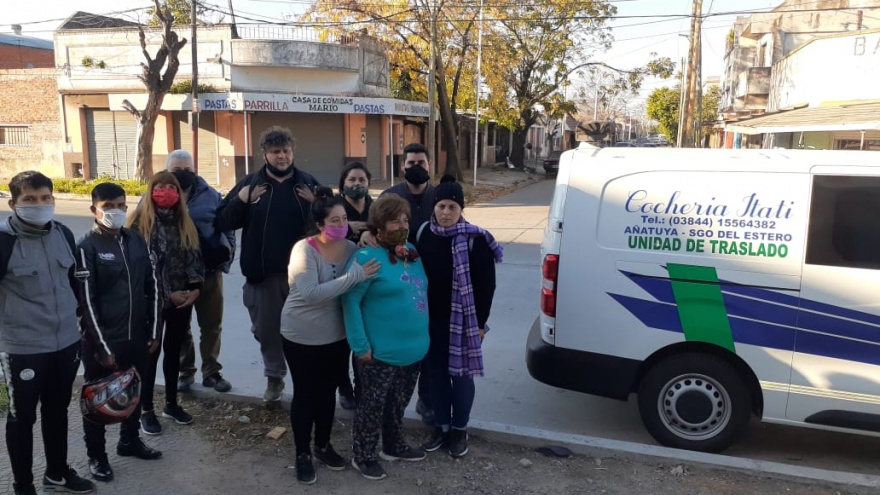Trasladó 1000 kilómetros a su hermano muerto y no lo dejan entrar en el cementario