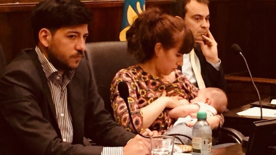 HCD de Morón: El presidente impidió sesionar a una concejal embarazada y la hizo llorar