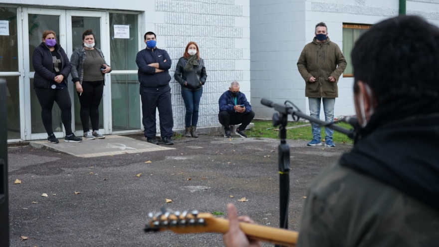 Berisso: Música, solidaridad y empatía en el Centro de Aislamiento