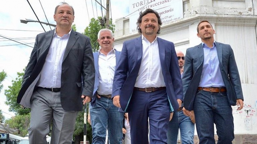 Salta: Palos para Urtubey y elogios para Alberto Rodríguez Saá