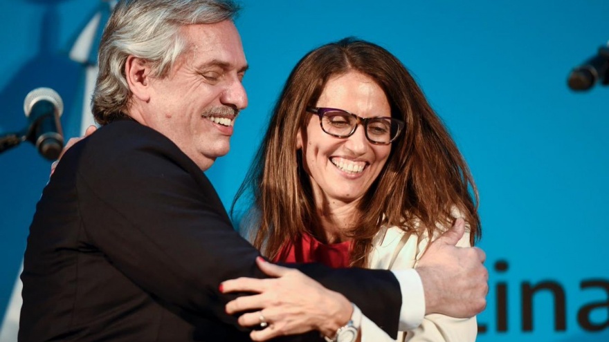 La ministra de Diversidad y Género alabó al régimen que creó los campos de concentración para gays