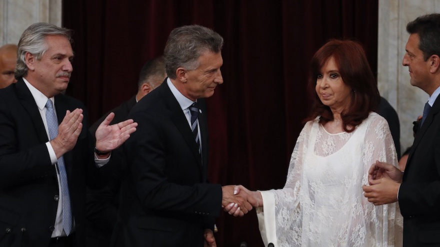 Twitter: Casi la mitad de los seguidores de Macri y Cristina son truchos