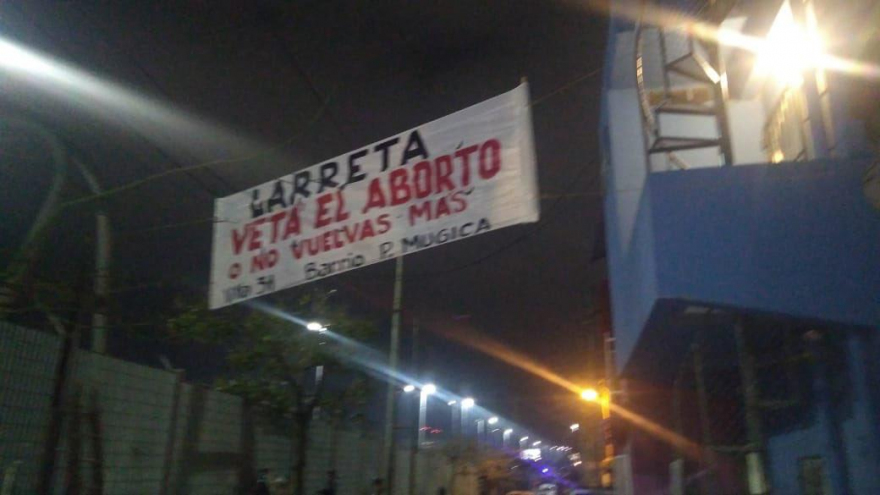 Pasacalles en Villa 31: “Larreta, vetá el aborto o no vuelvas más”