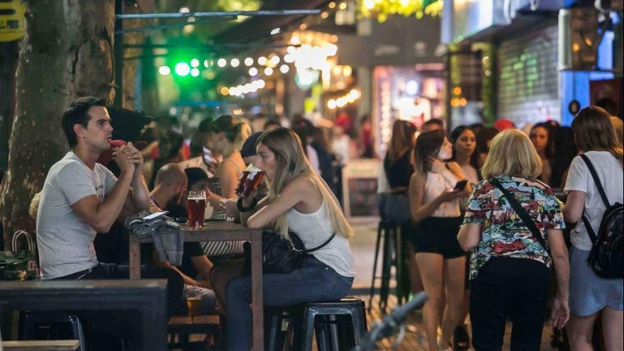 La Plata: Para la comuna, la apertura de bares “permite que se disemine la enfermedad”