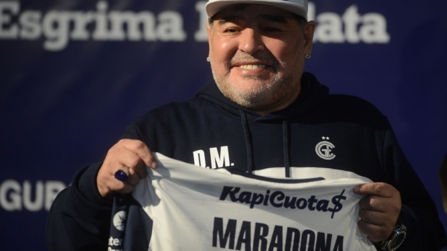 “Las 10 del 10”: Maradona y la Cruz Roja Argentina lanzan una campaña solidaria