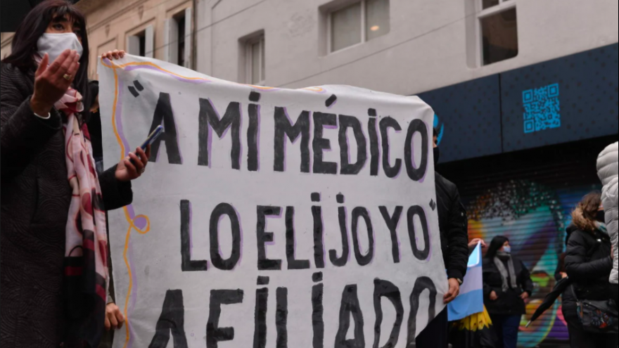 La Sociedad de Neurocirugía insiste con la pamización del IOMA: “El afiliado no podrá elegir a su médico”