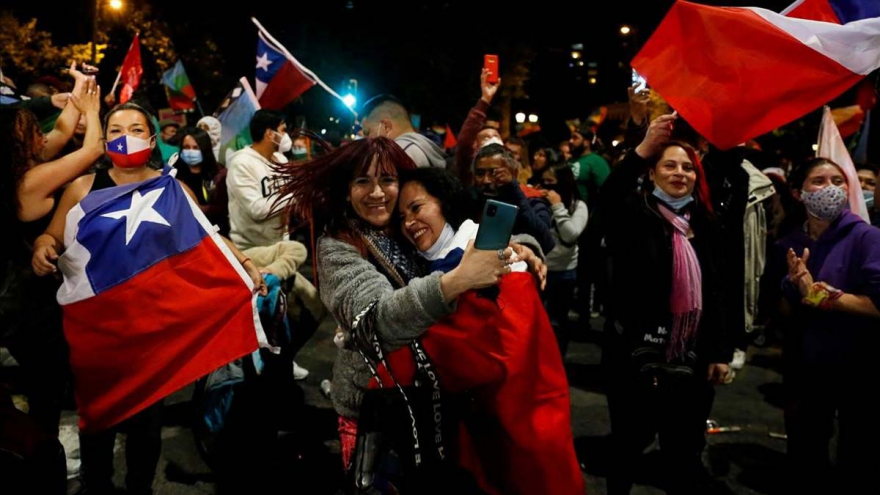 Plebiscito histórico: “Chile votó por despedir a la dictadura en democracia”