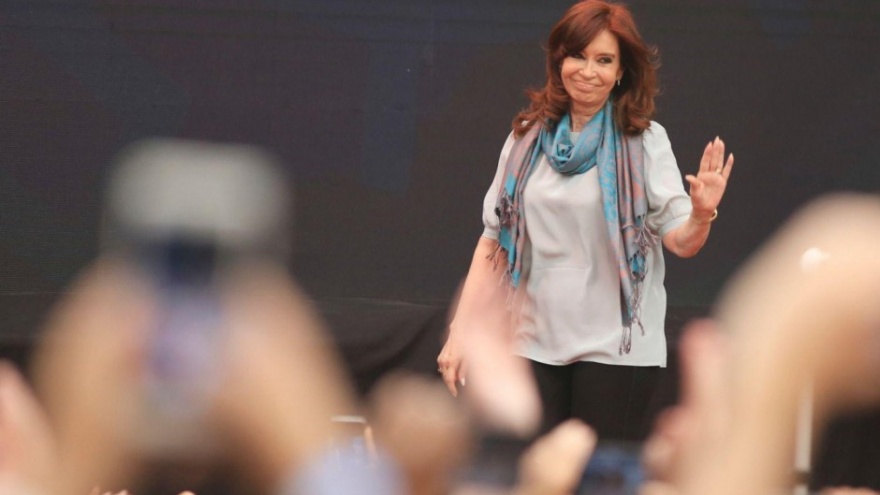 CFK le suelta la mano a Alberto