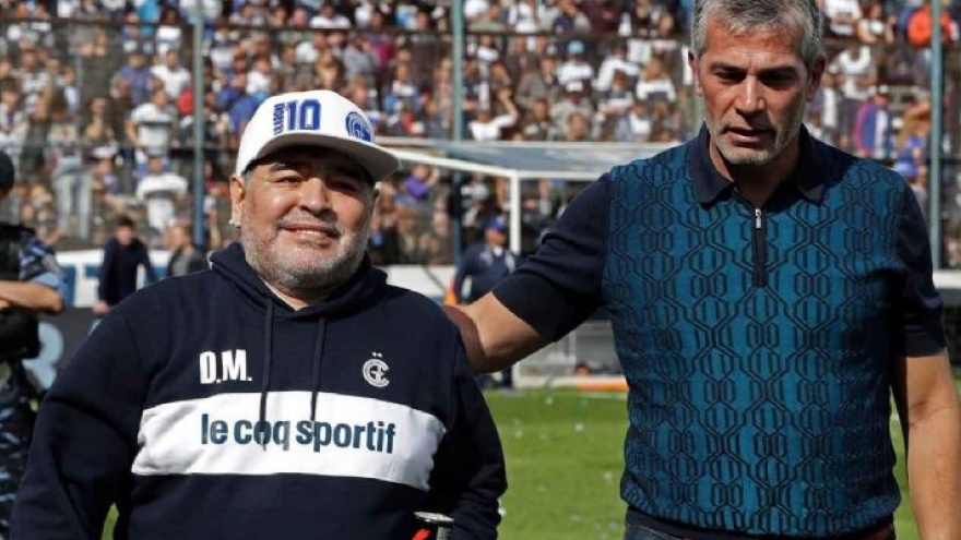 Pellegrino renunció en Gimnasia y se teme por la continuidad de Maradona