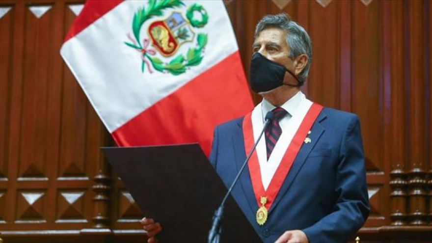 Perú: El presidente asume y arma un nuevo Gabinete "inclusivo"