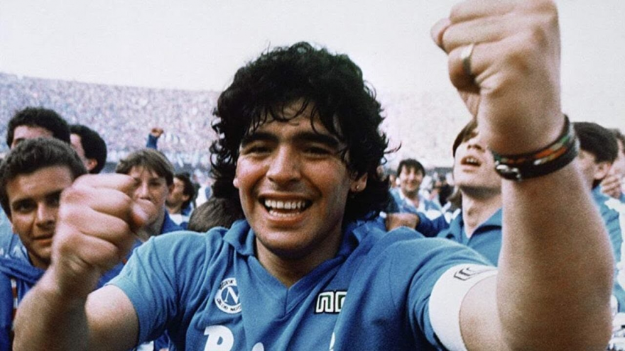 Nápoles llora a Maradona: “El amor por Diego no se puede explicar, hay que vivirlo estando acá”