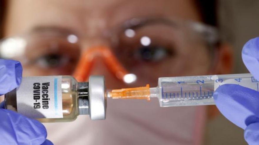 El país negocia por vacunas chinas: “Tienen un 86 por ciento de efectividad ante el contagio”
