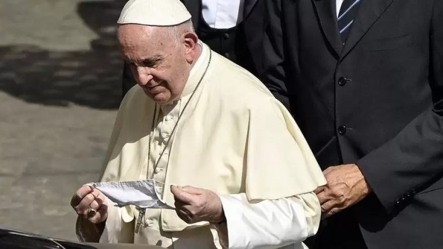 El papa Francisco fue vacunado contra el coronavirus