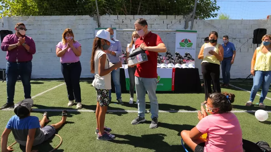 Esteban Echeverría: Fernando Gray visitó la sede local del programa “Verano ATR”