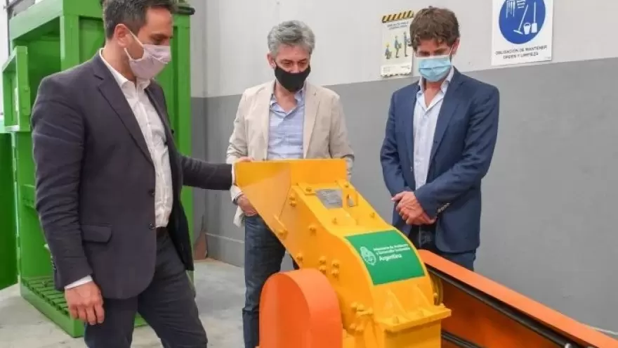 Andreotti y Cabandié presentaron maquinaria de la futura Planta de Reciclaje de San Fernando