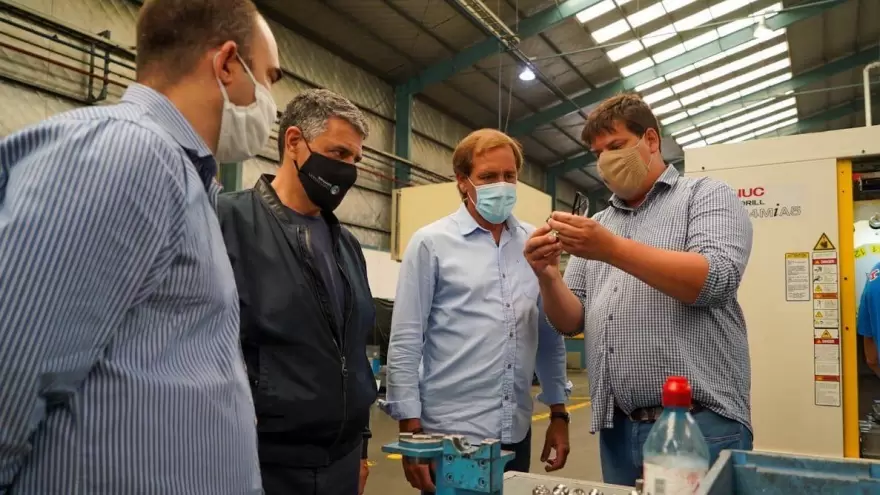 Julio Garro y Jorge Macri visitaron una fábrica y destacaron la importancia de hacer crecer la provincia