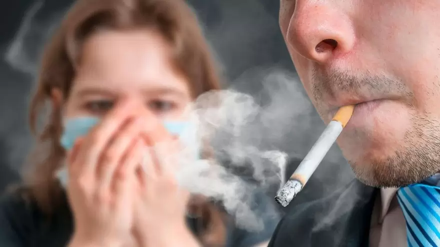 La defensoría del Pueblo lanzó una campaña para advertir sobre el humo ambiental de tabaco en hogares