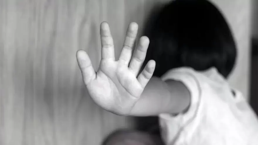 Denunció a su ex marido por abusar de sus hijas y asegura que desde la Corte “frenaron” la causa